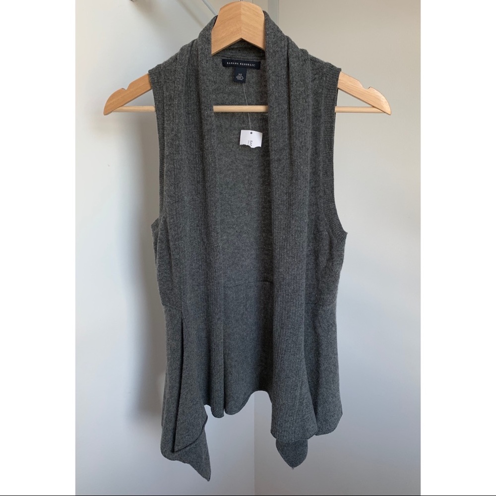 Banana Republic • XS • Lambswool Blend Open Sweater Vest